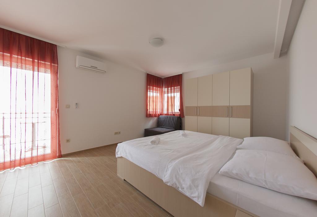 Apartments Villa Klara Baška Voda Zewnętrze zdjęcie