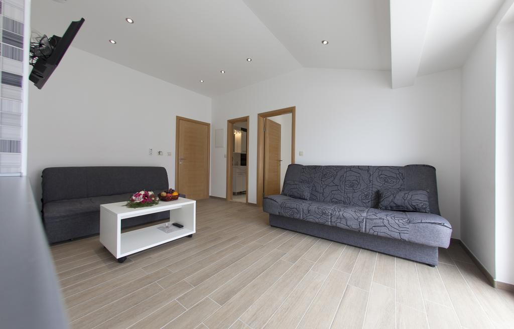Apartments Villa Klara Baška Voda Zewnętrze zdjęcie