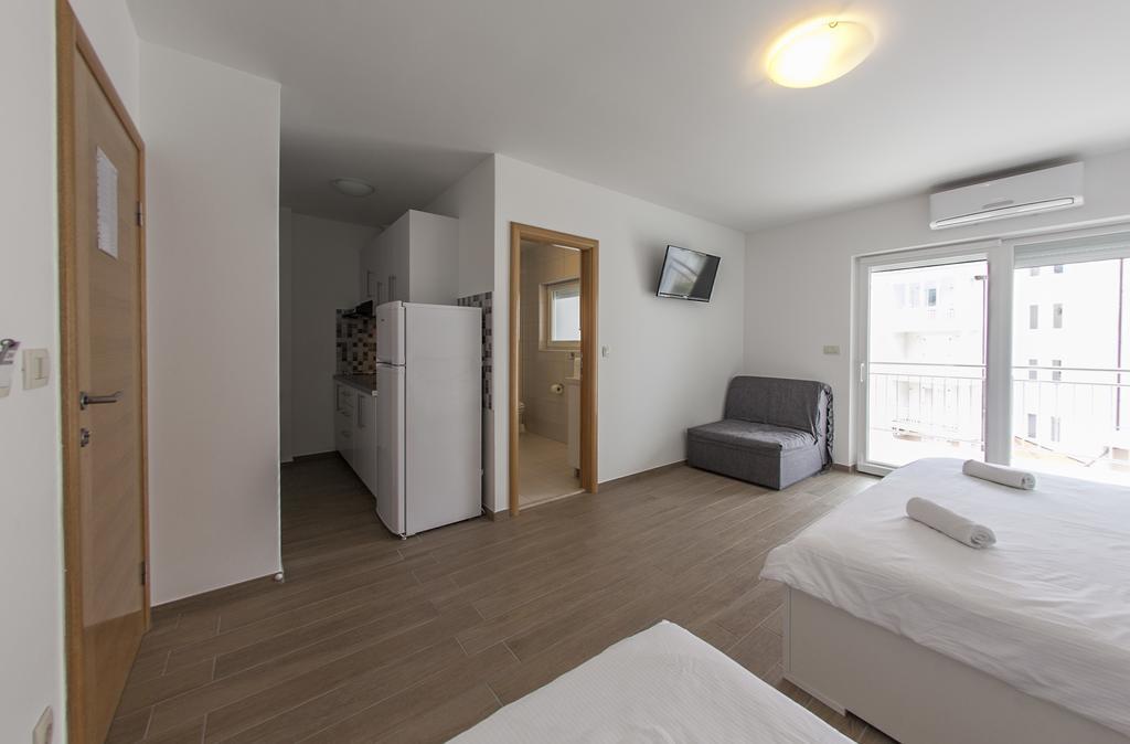 Apartments Villa Klara Baška Voda Zewnętrze zdjęcie